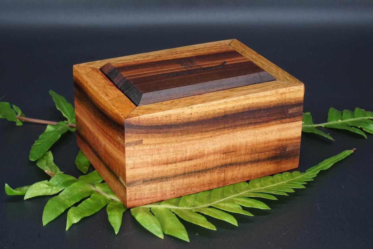 Bill Moore: Lāna`i Milo Box With Pineapple Etching & Sliding Lid