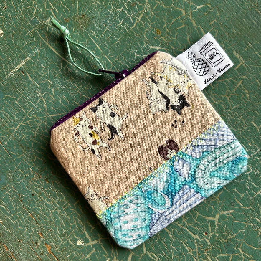 Cory Lovejoy: "Cat-Sea" Clutch