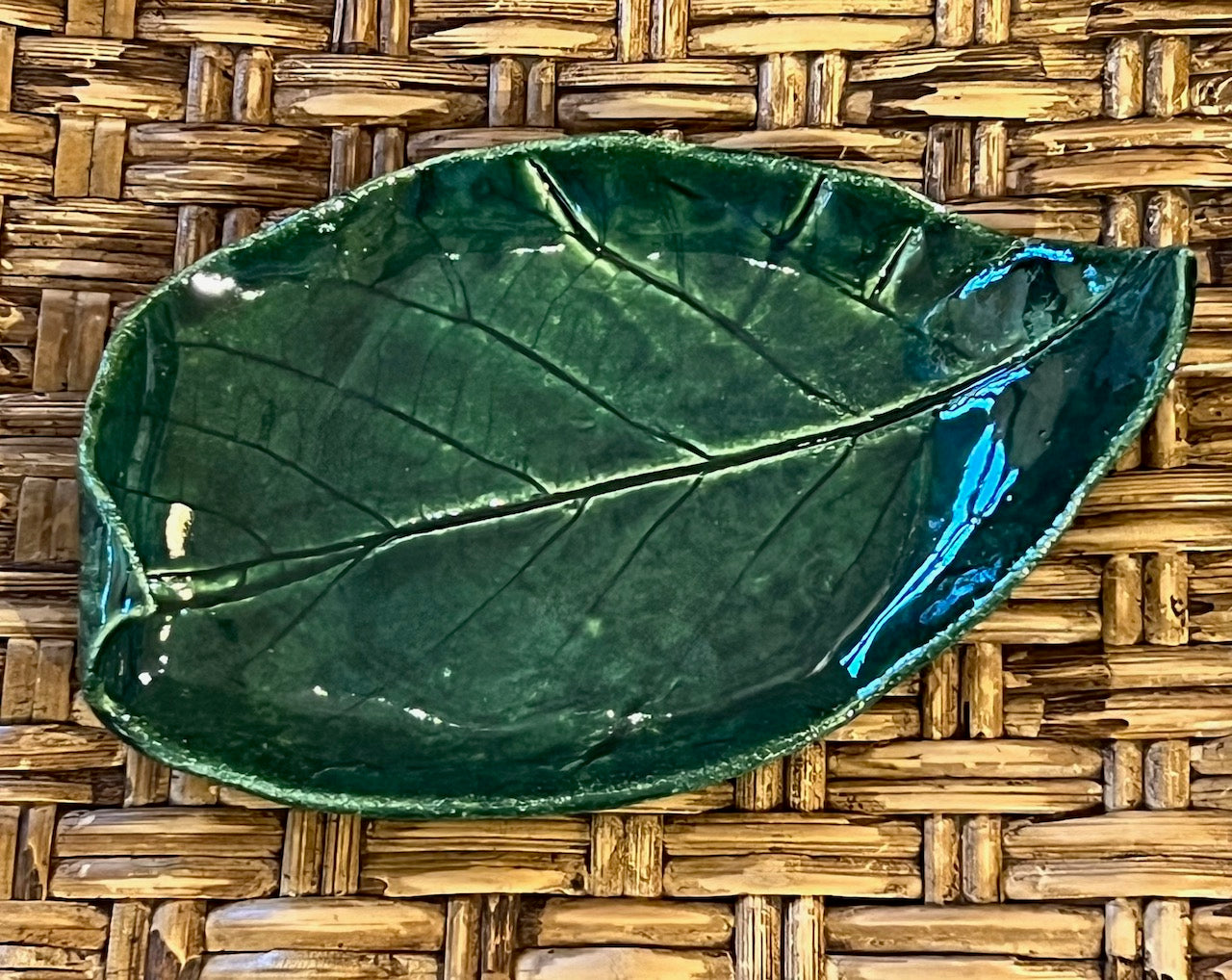 Batte: Small Avocado Leaf Tray