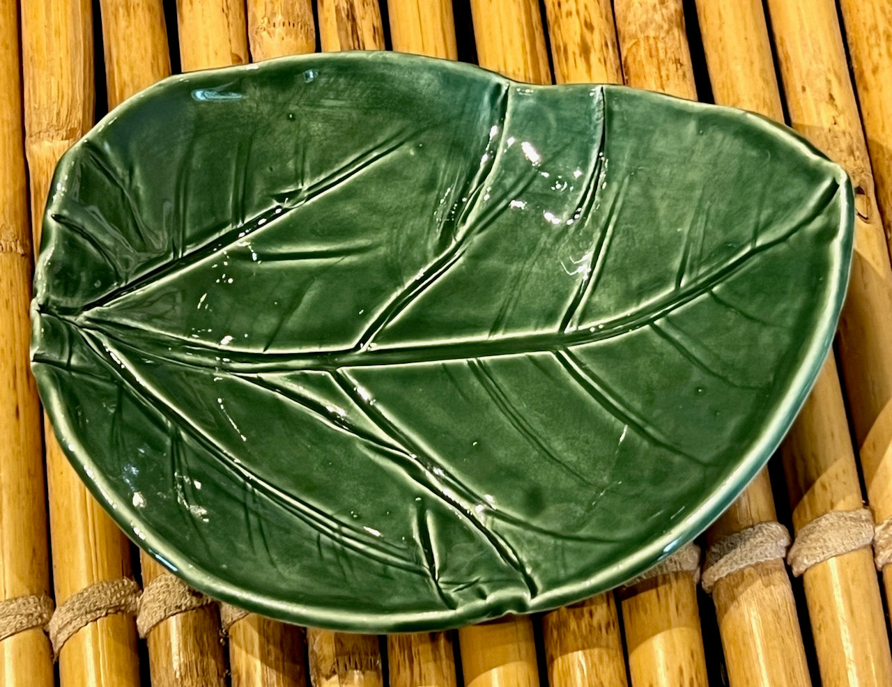 Batte: Small Banyan Leaf Tray