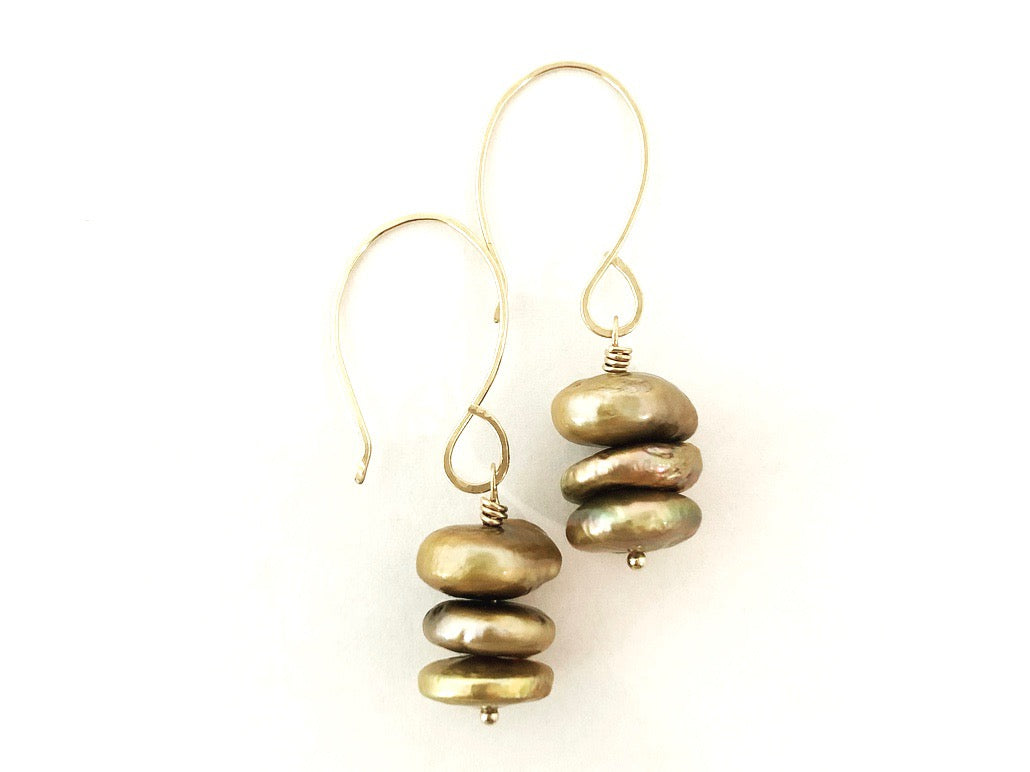 2Dy4: Bronze Freshwater Pearl Coin Earrings